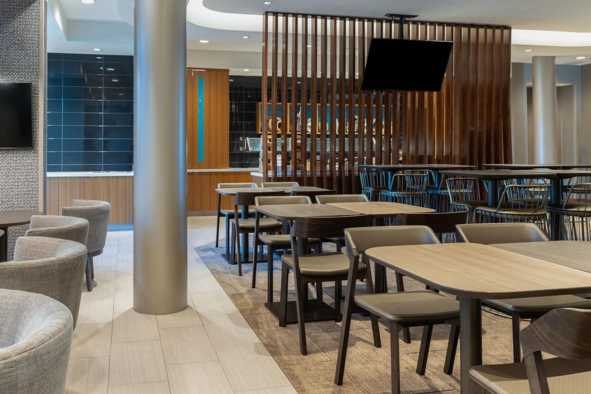 Springhill Suites By Marriott Pleasanton Exterior photo