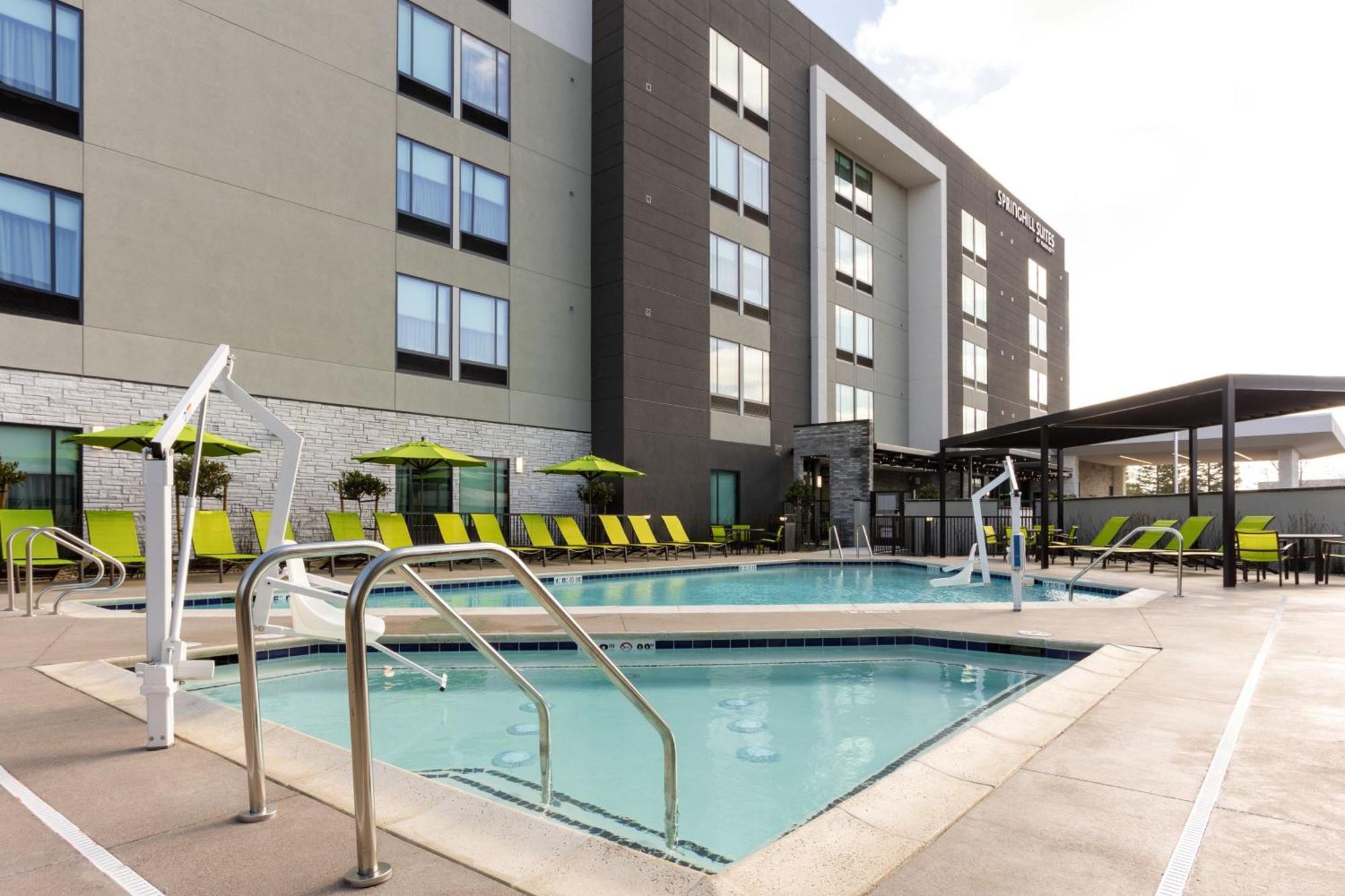 Springhill Suites By Marriott Pleasanton Exterior photo